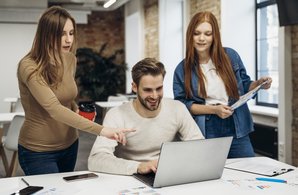 colleagues-having-business-meeting
